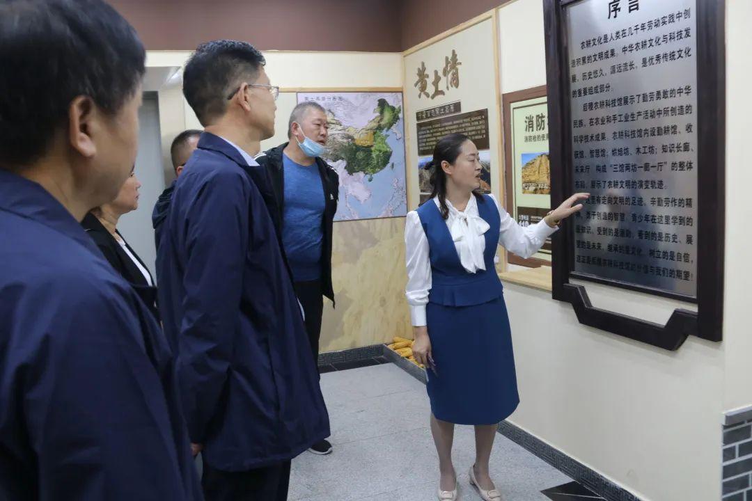 盐湖区图书馆领导团队引领变革，筑梦未来之旅